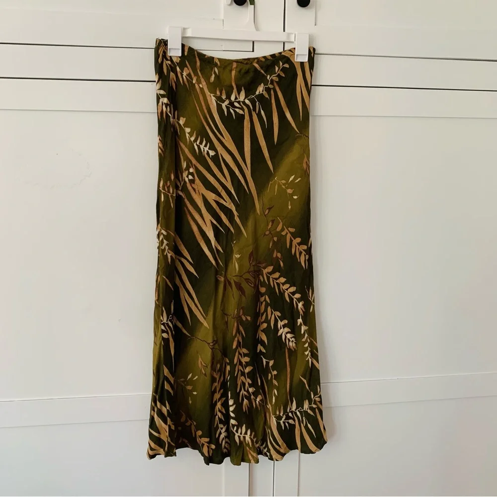 Salaam Green Animal Print Floral Midi Skirt Size Small/ Medium